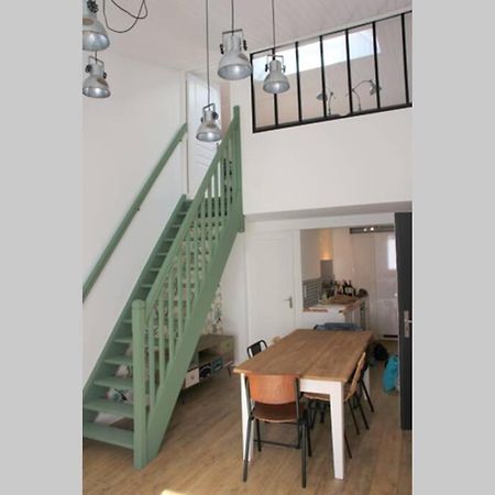 Superbe Duplex De 70M2 Avec 2 Chambres En Hyper Centre Au Calme Sur Cour Classe 3 Etoiles Avec Parking En Option La Rochelle  Buitenkant foto