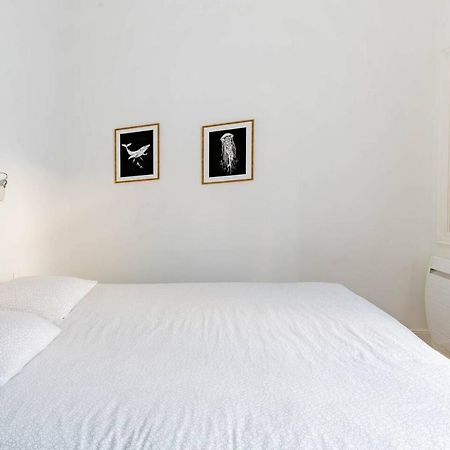 Superbe Duplex De 70M2 Avec 2 Chambres En Hyper Centre Au Calme Sur Cour Classe 3 Etoiles Avec Parking En Option La Rochelle  Buitenkant foto