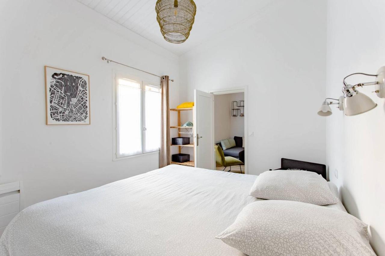 Superbe Duplex De 70M2 Avec 2 Chambres En Hyper Centre Au Calme Sur Cour Classe 3 Etoiles Avec Parking En Option La Rochelle  Buitenkant foto