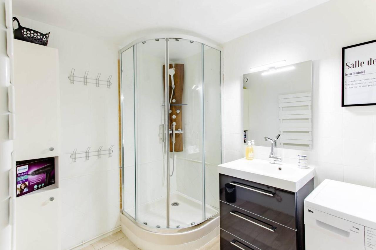 Superbe Duplex De 70M2 Avec 2 Chambres En Hyper Centre Au Calme Sur Cour Classe 3 Etoiles Avec Parking En Option La Rochelle  Buitenkant foto